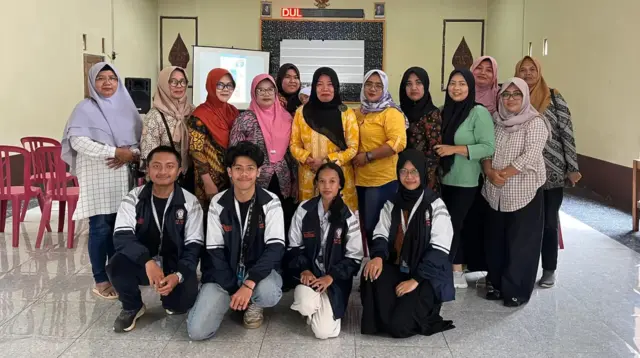 Kegiatan Pemberdayaan UMKM Bersama Ibu-ibu Pelaku Usaha Home Industry di Desa Ngadirojo Kidul, Kabupaten Wonogiri. (doc. Pribadi)