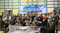Mahasiswa KKN 138 UNS memberikan sosilisasi dan demo tentang solusi PGPR kepada petani di Desa Kadipiro sebagai bagian dari mengatasi penyakit bercak coklat Senin (30/1/2026). (doc. pribadi) Mahasiswa KKN 138 UNS memberikan sosilisasi dan demo tentang solusi PGPR kepada petani di Desa Kadipiro sebagai bagian dari mengatasi penyakit bercak coklat Senin (30/1/2026). (doc. pribadi)