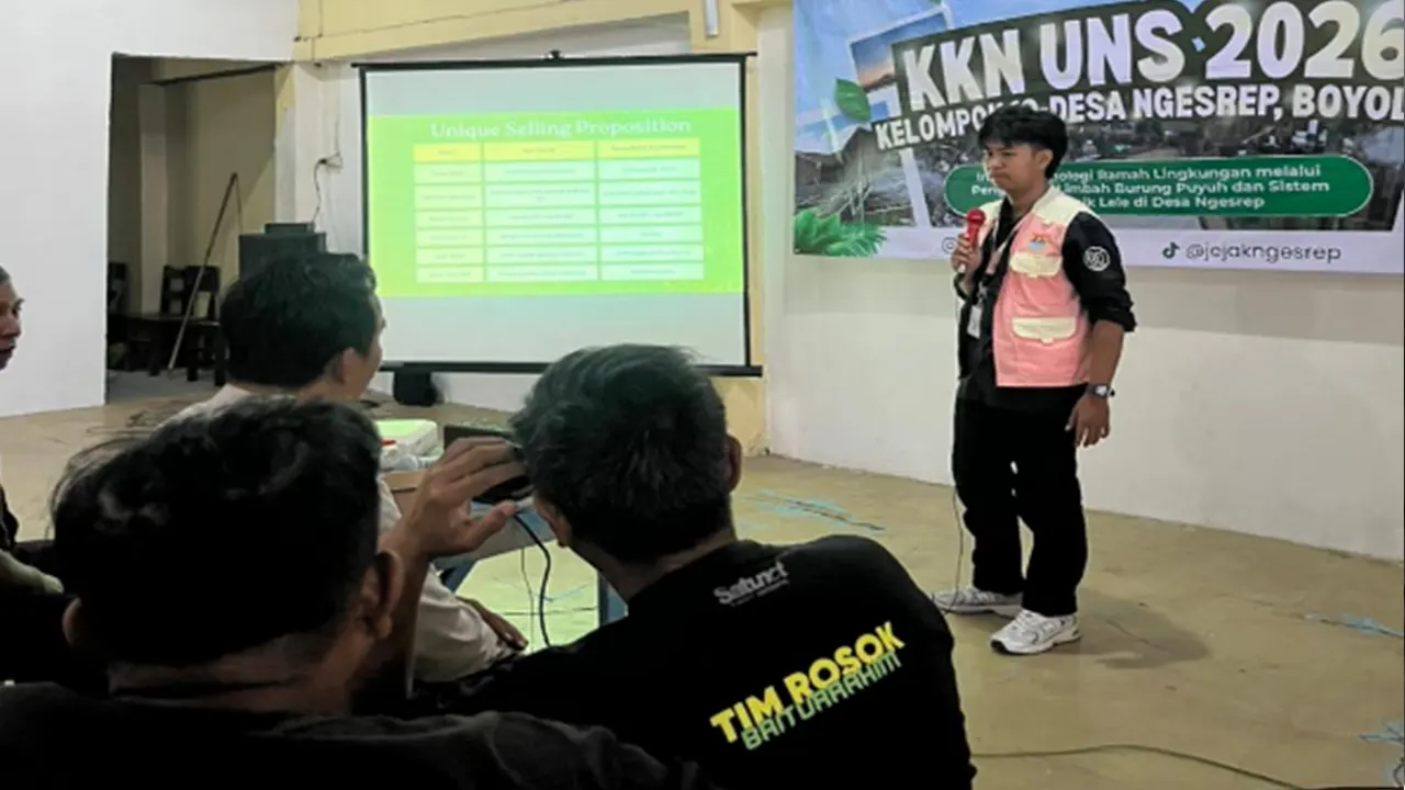 Sosialisasi Pembuatan Eco Paving. (doc. pribadi)