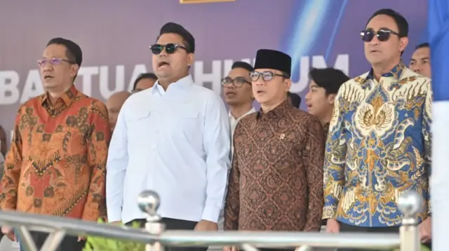 Menteri Desa dan Pembangunan Daerah Tertinggal (Mendes PDT) Yandri Susanto (tengah) bersama sejumlah pejabat negara dan daerah mengikuti rangkaian kegiatan kunjungan kerja di Palu, Sulawesi Tengah, Rabu (4/2/2026). (doc. Andri/Kemendes PDT)