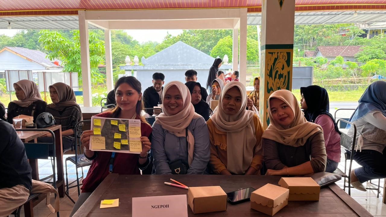 Kegiatan Diskusi Workshop Identifikasi Point of Interest Desa Nglindur. (doc. KKN UNS 33)