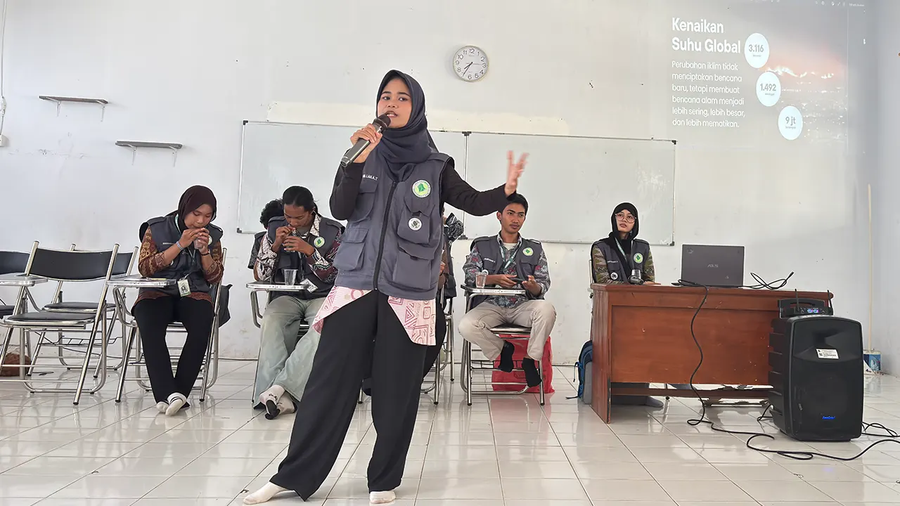 Pemaparan materi edukasi pemeliharaan lingkungan bagi siswa SMAN 2 Leuwidamar, Kecamatan Leuwidamar, Kabupaten Lebak, Banten, pada Senin (26/1/2026). (doc. pribadi)