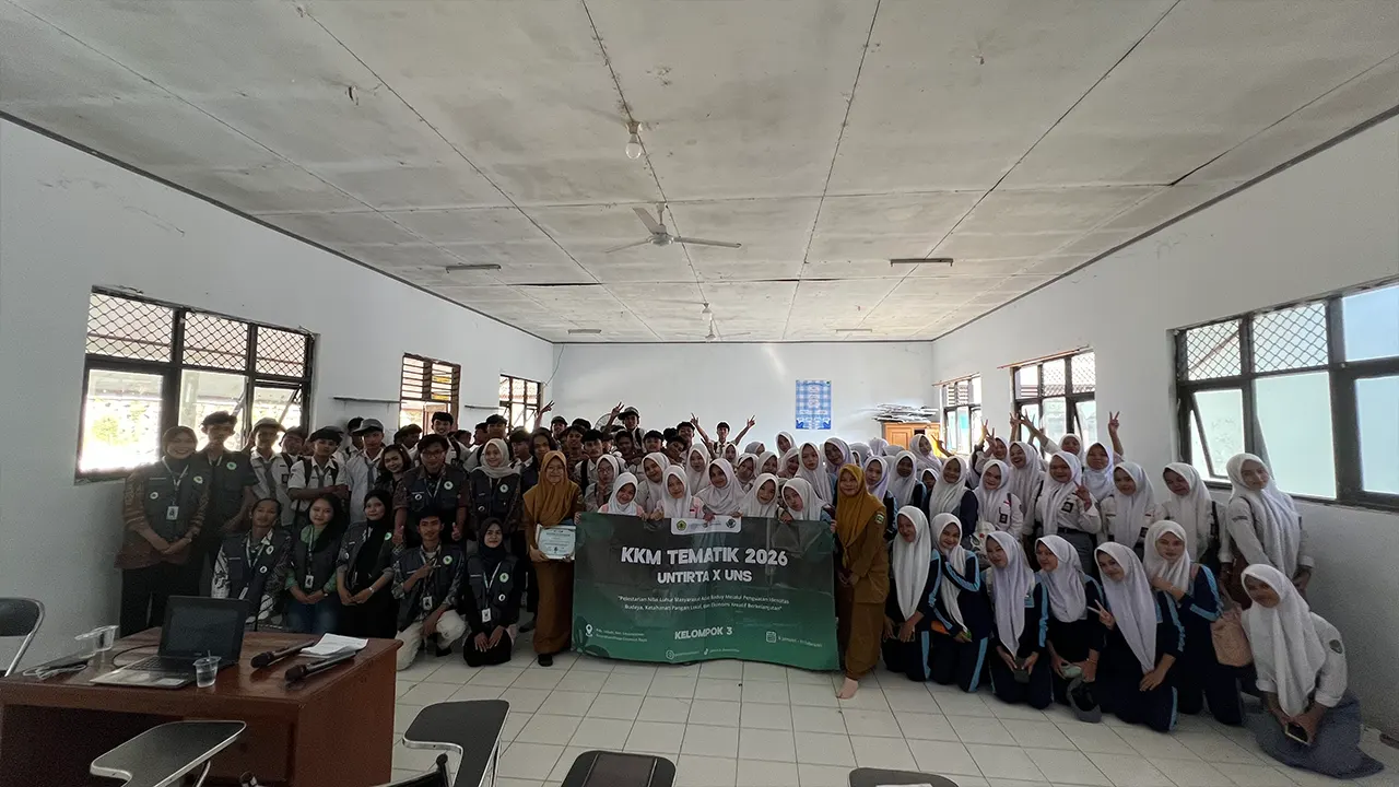 Dokumentasi bersama setelah edukasi pemeliharaan lingkungan bagi siswa SMAN 2 Leuwidamar, Kecamatan Leuwidamar, Kabupaten Lebak, Banten, pada Senin (26/1/2026). (doc. pribadi)