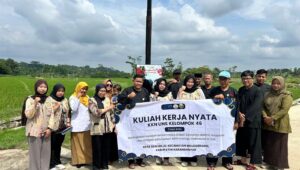 Foto bersama setelah peresmian penambahan fasilitas pendukung di kawasan Gazebo Sawah nGlarangan dan inovasi berbasis digitalisasi pada (5/2/2026) memperluas promosi wisata sekaligus memperkuat daya saing desa di tengah arus transformasi digital. (doc. pribadi)