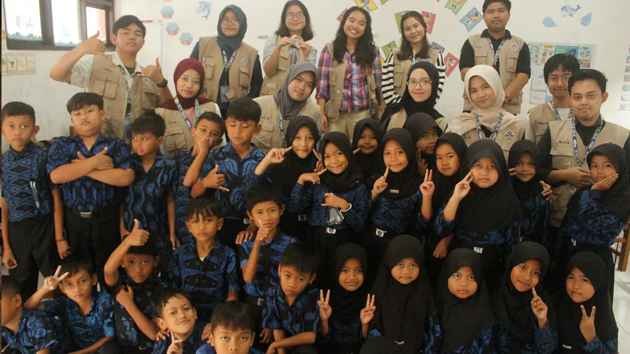 kegiatan edukatif bertajuk “Little Scientists: Building Knowledge, Sparking Innovation” bagi siswa kelas III SDN 2 Bojong Menteng, Kecamatan Leuwidamar, Kabupaten Lebak, Banten. (doc. pribadi)