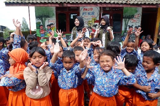 Keceriaan anak-anak di TK Pertiwi Genikan Desa Genikan, Kecamatan Ngablak, Kabupaten Magelang saat pelaksanaan edukasi Perilaku Hidup Bersih dan Sehat (PHBS), Kamis (29/1/2026). (doc. KKN 82 UNS)