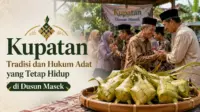 Tradisi Kupatan di Dusun Masek, Gresik, menjadi ruang silaturahmi yang menjaga kebersamaan warga sekaligus merefleksikan hidupnya hukum adat di tengah modernisasi. (GG)
