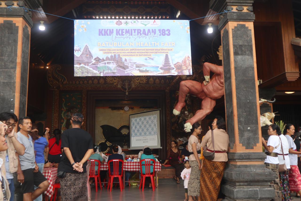 Suasana pelaksanaan Batubulan Health Fair yang diselenggarakan Mahasiswa KKN UNS Kelompok 183 Batubulan di Desa Batubulan, Kecamatan Sukawati, Kabupaten Gianyar, Bali. (doc. pribadi)
