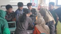 Mahasiswa MBKM Universitas Sebelas Maret melaksanakan kegiatan Workshop 3D Printing di SMPN 20 Surakarta pada Jum’at (19/6/2026). (Dok. Pribadi)