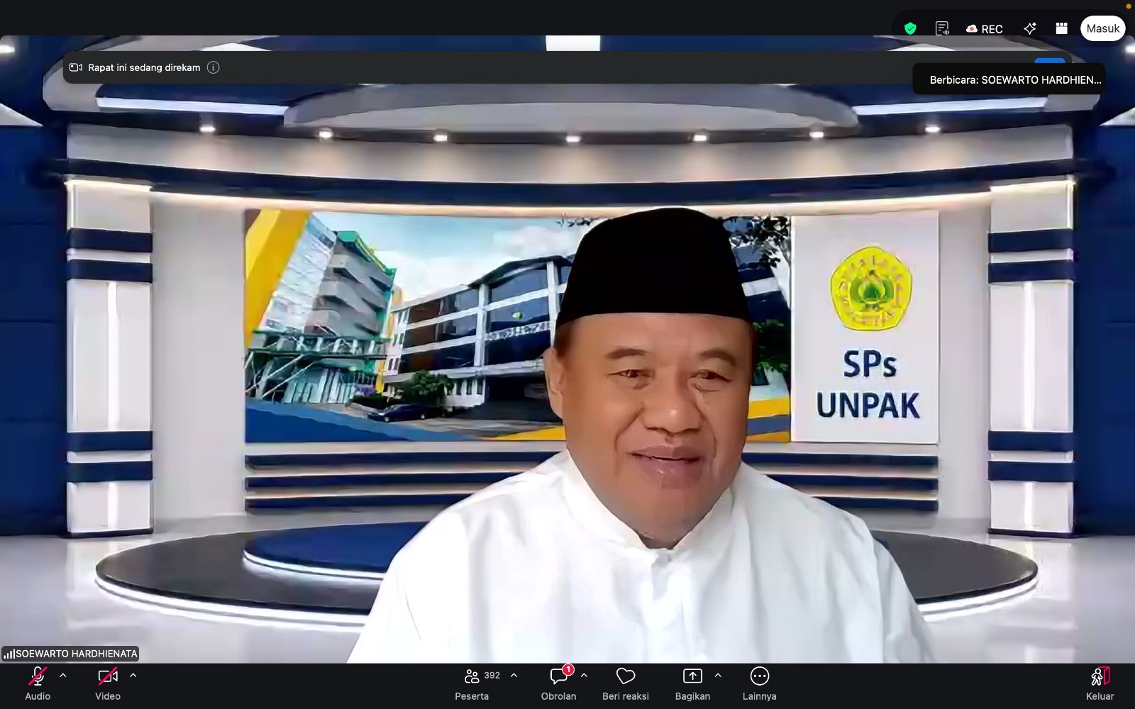 Pemaparan Materi dari Prof. Dr. Ing. Soewarto Hardhienata (Dekan Sekolah Pascasarjana Universitas Pakuan). (Dok. Pribadi)