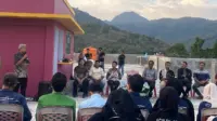 Suasana peluncuran buku antologi book chapter Program Studi Ilmu Hukum Fakultas Hukum dan Ekonomi Universitas Muhammadiyah Bima di Rooftop Lantai 5 Kampus 2 UM Bima. Kegiatan yang melibatkan dosen dan mahasiswa pada mata kuliah Filsafat Hukum ini menjadi bagian dari penguatan budaya akademik dan produktivitas menulis di lingkungan kampus.(Dok. UM Bima) Suasana peluncuran buku antologi book chapter Program Studi Ilmu Hukum Fakultas Hukum dan Ekonomi Universitas Muhammadiyah Bima di Rooftop Lantai 5 Kampus 2 UM Bima. Kegiatan yang melibatkan dosen dan mahasiswa pada mata kuliah Filsafat Hukum ini menjadi bagian dari penguatan budaya akademik dan produktivitas menulis di lingkungan kampus.(Dok. UM Bima)
