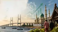 Ilustrasi pengembangan Kawasan Ekonomi Khusus (KEK) Syariah di Madura yang digadang-gadang menjadi pionir kawasan ekonomi syariah pertama di dunia. Didukung potensi industri halal, pariwisata halal, serta karakter masyarakat yang religius, kawasan ini diharapkan mampu menarik investasi, membuka lapangan kerja, dan mendorong pertumbuhan ekonomi berkelanjutan di Pulau Madura. (Ilustrasi: AI/Krajan.id) Ilustrasi pengembangan Kawasan Ekonomi Khusus (KEK) Syariah di Madura yang digadang-gadang menjadi pionir kawasan ekonomi syariah pertama di dunia. Didukung potensi industri halal, pariwisata halal, serta karakter masyarakat yang religius, kawasan ini diharapkan mampu menarik investasi, membuka lapangan kerja, dan mendorong pertumbuhan ekonomi berkelanjutan di Pulau Madura. (Ilustrasi: AI/Krajan.id)