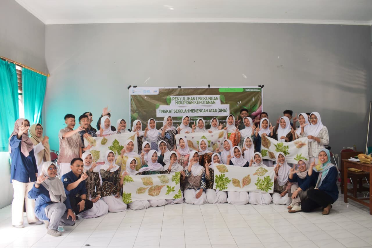 Hasil ecoprint siswa SMAN 2 Karanganyar 