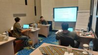 Rolan Mart Sasongko, S.E., M.M., CISDV. memberikan materi Warehouse Management kepada peserta dari PT Badak LNG dalam pelatihan offline di Jambuluwuk Hotel Malioboro Yogyakarta pada 20–22 Januari 2026.