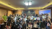Sesi dokumentasi pemateri bersama peserta pelatihan dan pendampingan Tools Matriks Bisnis bagi pelaku UMKM yang tergabung dalam Karang Mitra Usaha (KaMU) di Kota Yogyakarta. Sesi dokumentasi pemateri bersama peserta pelatihan dan pendampingan Tools Matriks Bisnis bagi pelaku UMKM yang tergabung dalam Karang Mitra Usaha (KaMU) di Kota Yogyakarta.