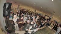 Suasana penuh semangat penonton dalam kegiatan noerabang yang digelar oleh mahasiswa Amikom Yogyakarta di Plaza Ambarrukmo, Catur tunggal, Yogyakarta pada Sabtu (20/06/2026) Suasana penuh semangat penonton dalam kegiatan noerabang yang digelar oleh mahasiswa Amikom Yogyakarta di Plaza Ambarrukmo, Catur tunggal, Yogyakarta pada Sabtu (20/06/2026)