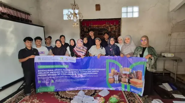 Kegiatan Sosialisasi Upaya Meningkatkan Kesehatan Masyarakat Melalui Metode Filter Makanan Tanpa Zat Aditif bagi Warga RT 9 Kelurahan Warung Muncang dalam Kegiatan Pengabdian Masyarakat di Kota Bandung.