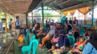 Pemaparan edukasi keuangan kepada masyarakat Desa Karanganyar di Tamariz Cafe pada Jumat (14/8/2026) (Dok. Pribadi/KKN 50 UNS) Pemaparan edukasi keuangan kepada masyarakat Desa Karanganyar di Tamariz Cafe pada Jumat (14/8/2026) (Dok. Pribadi/KKN 50 UNS)