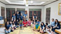 Foto bersama Mahasiswa KKN PPM UMBY Kelompok 105 dengan peserta UMKM Go Digital. (Doc. Pribadi) Foto bersama Mahasiswa KKN PPM UMBY Kelompok 105 dengan peserta UMKM Go Digital. (Doc. Pribadi)