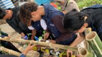 Suasana saat kegiatan penamaman bibit holtikultura oleh panitia Jagawana dan petugas Tahura. (Dok. Pribadi) Suasana saat kegiatan penamaman bibit holtikultura oleh panitia Jagawana dan petugas Tahura. (Dok. Pribadi)