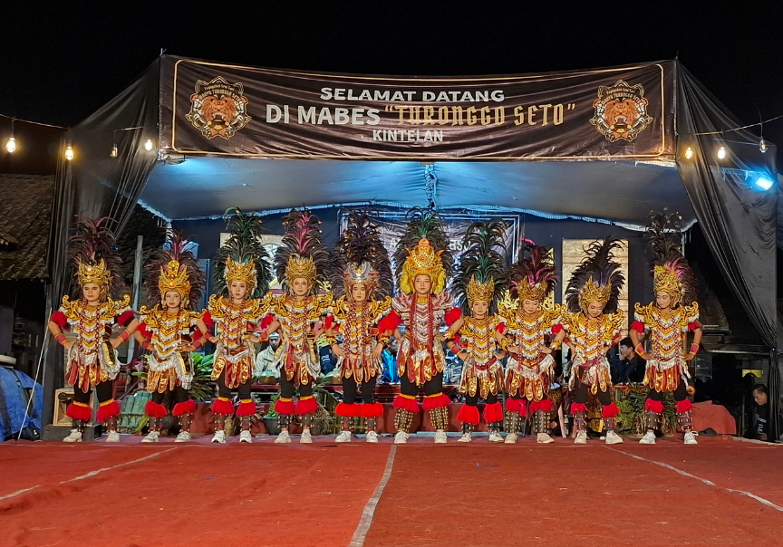 Dokumentasi Penampilan Tari Topeng Ireng. (Dok. Pribadi/KKN UMBY 82)