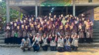 Dokumentasi bersama setelah pelaksanaan pelatihan pembuatan Cheese Corn Stick bersama ibu-ibu PKK Dusun Putat, Senin (10/8/2026). (Dok. Pribadi/KKN 67 UNS) Dokumentasi bersama setelah pelaksanaan pelatihan pembuatan Cheese Corn Stick bersama ibu-ibu PKK Dusun Putat, Senin (10/8/2026). (Dok. Pribadi/KKN 67 UNS)