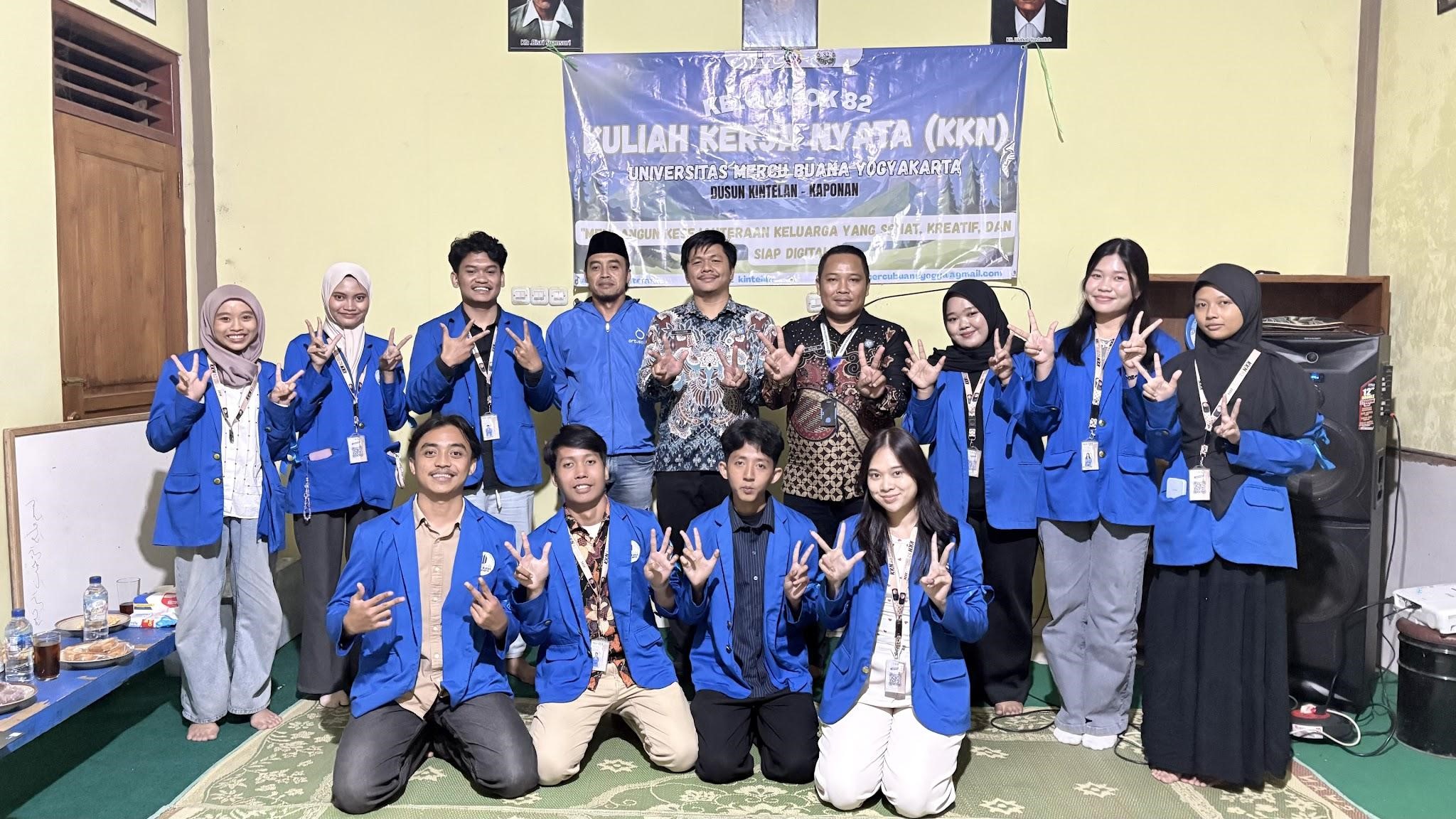 Dokumentasi mahasiswa KKN UMBY kelompok 82 dengan perwakilan Tim Penyuluh BNN Kabupaten Magelang, Stefanus Nicko Berliano, S.H di Dusun Kintelan, Desa Kaponan, Kecamatan Pakis, Kabupaten Magelang, Jawa Tengah (11/8/2026). (Dok. Pribadi/KKN UMBY 82)