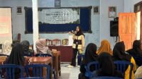 Mahasiswa KKN 216 UNS saat memaparkan materi. (Dok. Pribadi/KKN 216 UNS) Mahasiswa KKN 216 UNS saat memaparkan materi. (Dok. Pribadi/KKN 216 UNS)