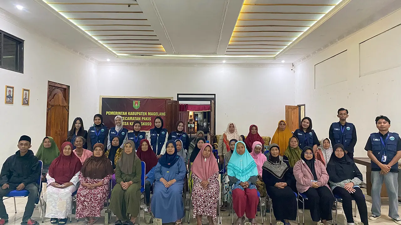 Dokumentasi bersama setelah pelaksanaan program kerja bertajuk “Pertanian Terpadu: Ketahanan Pangan Mandiri” di Dusun Bono. (Dok. Pribadi/KKN-PPM 18 UMBY)