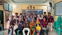 Dokumentasi bersama setelah pelaksanaan workshop pemanfaatan sekam padi menjadi briket ramah lingkungan dan pupuk kompos di Kantor Desa Kebon Ratu, Kecamatan Lebak Wangi, Kabupaten Serang, Banten, Selasa (28/7/2026). (Dok. KKM UNIBA 27) Dokumentasi bersama setelah pelaksanaan workshop pemanfaatan sekam padi menjadi briket ramah lingkungan dan pupuk kompos di Kantor Desa Kebon Ratu, Kecamatan Lebak Wangi, Kabupaten Serang, Banten, Selasa (28/7/2026). (Dok. KKM UNIBA 27)