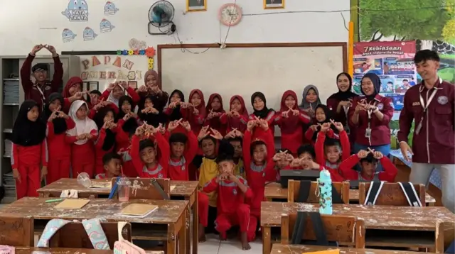 Dokumentasi bersama setelah pelaksanaan edukasi mengenai anti-bullying di SDN 1 Warunggunung, Kabupaten Lebak, Rabu (22/7/2026). (Dok. Pribadi/KKM 86 UNIBA)