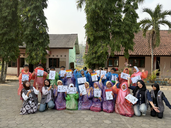 Sesi potret hasil karya kelas 4 (Dok. Pribadi/KKN 225 UNS)
