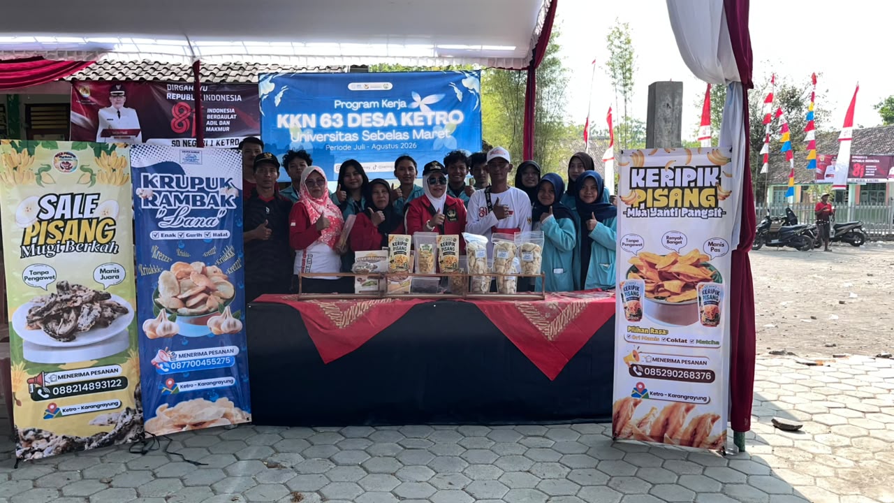 Dokumentasi bersama saat pelaksanaan bazar UMKM di Desa Ketro, Kecamatan Karangrayung, Kabupaten Grobogan pada (16/8/2026). (Dok. Pribadi/KKN 63 UNS)