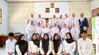 Mahasiswa Magang Kependidikan Terintegrasi (MKT) Universitas Tidar 2026 hidupkan kembali kegiatan Ekstrakurikuler teater di MA Rohmatullah Cokro, Magelang, yang dilaksanakan oleh mahasiswa Pendidikan Bahasa dan Sastra Indonesia serta mahasiswa Pendidikan Biologi, Fakultas Keguruan dan Ilmu Pendidikan (FKIP). (Dok. Pribadi/MKT Untidar)