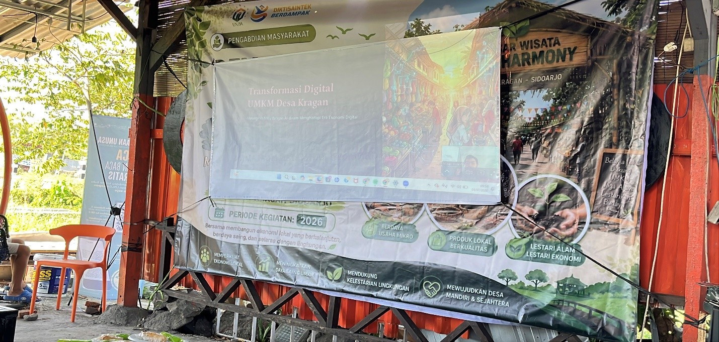 Materi pelatihan bertajuk “Transformasi Digital UMKM Desa Kragan” yang disampaikan tim pengabdian kepada masyarakat UNUSA sebagai upaya meningkatkan kemampuan pelaku usaha dalam memanfaatkan teknologi digital untuk mengembangkan bisnis dan memperluas jangkauan pasar. (Doc. Pribadi)