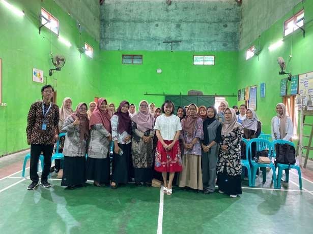 Dokumentasi seusai kegiatan pemberdayaan perempuan melalui Penyuluhan Gizi Seimbang Berbasis Keluarga di Desa Sewurejo, Kecamatan Mojogedang, Kabupaten Karanganyar. (Dok. Pribadi/KKN 295 UNS)