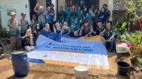 Mahasiswa KKN UNS Kelompok 220 bersama BPP Kaliwungu mengadakan sosialisasi dan praktik pembuatan pupuk organik cair untuk meningkatkan kualitas hasil pertanian KWT Sumber Rejeki pada Jumat (18/7/2026). (Dok. Pribadi/KKN 220 UNS) Mahasiswa KKN UNS Kelompok 220 bersama BPP Kaliwungu mengadakan sosialisasi dan praktik pembuatan pupuk organik cair untuk meningkatkan kualitas hasil pertanian KWT Sumber Rejeki pada Jumat (18/7/2026). (Dok. Pribadi/KKN 220 UNS)
