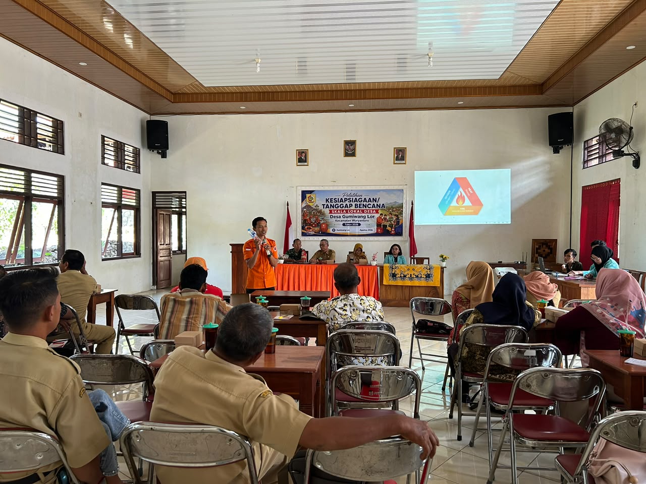 Pemaparan materi oleh BNPB. (Dok. Pribadi/KKN 262 UNS)