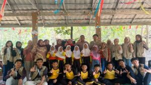 Dokumentasi bersama. (Dok. Pribadi/Tim KKN Literasi Kelompok 288 UNS)